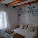 Sumic Harbour View Apartment Makarska