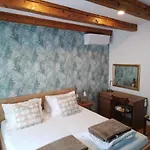 Sumic Harbour View Apartment