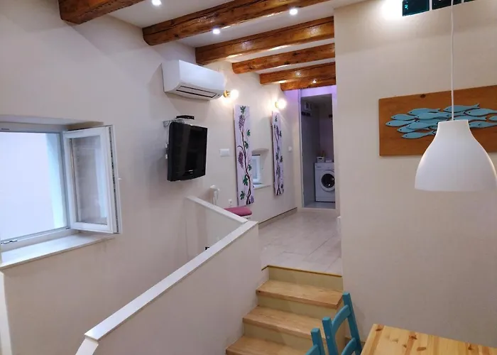 Sumic Harbour View Апартаменты