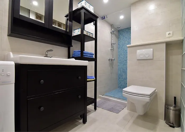 Sumic Harbour View Апартаменты